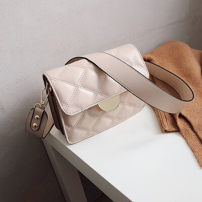 

Net red small bag female 2019 new wave Korean version of the wild single shoulder slung fashion rhombic simple casual small square bag