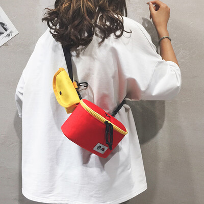 

Net red bag female new 2019 fashion sports chest bag female tide Korean version of the texture ins pockets wild small bag
