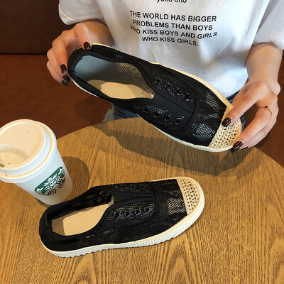 

Korean students wear thick-bottomed Raffles shoes in summer with modern lace breather shoes