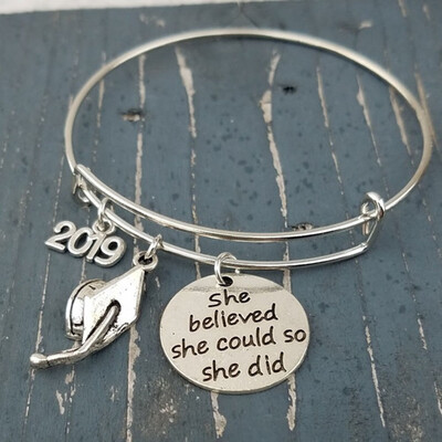 

2019 Graduation Bachelors Cap Graduation Bangle Bracelet Jewellry Gift New