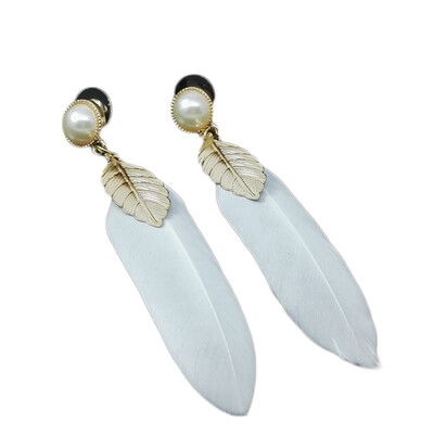 

Summer Jewelry Vintage White Pearl Feather Earrings for Women Handmade Feather Dangle Earrings