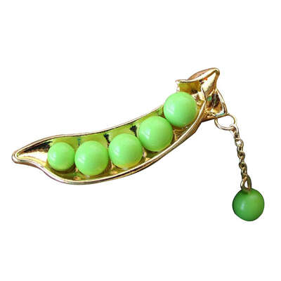 

Women Girls Japanese Style Green Pea Brooch Girls Plated Alloy Breastpin Scarf Clothing Pin Jewelry Gift