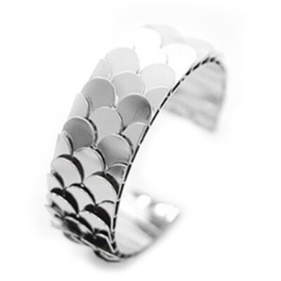 

Women Stylish Dragon Scale Fish Squama Bangle Cuff Bracelet Punk Gothic Sky