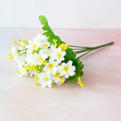 

Artificial Daisy Flowers Plastic Fake Flowers Bunch Wedding Party Bouquet Flowers Home Decor Flowers