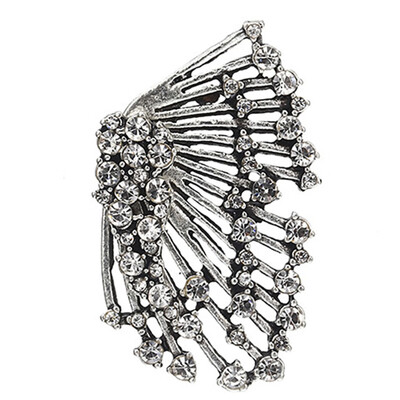 

Creative Retro Personality Wild Leaves Asymmetric Earrings Women Simple Silver Earrings