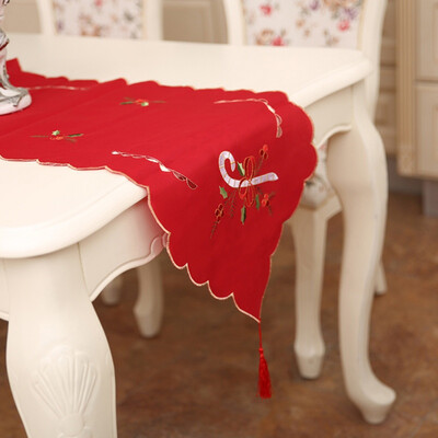 

1 pcs Christmas Table Runner European Embroidered Hollow Santa Table Runners Modern Home Garden Home Textile Festival Decoration