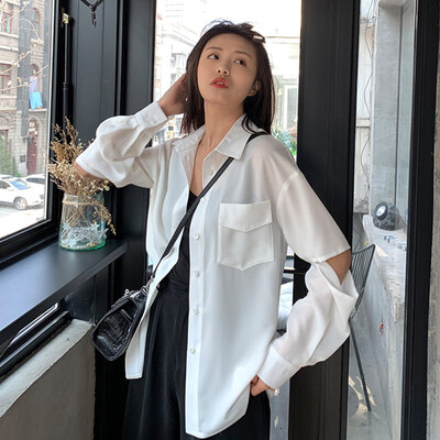 

Women Blouse Sexy V-neck Shirts Autumn Casual Lantern Long Sleeve Lace Up Plus Size Loose Tops Streetwear