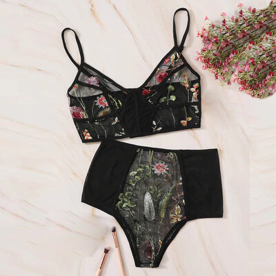 

Gobestart Fashion Women V-Neck Floral Embroidered Lace Lingerie Set Black Underwear -2XL