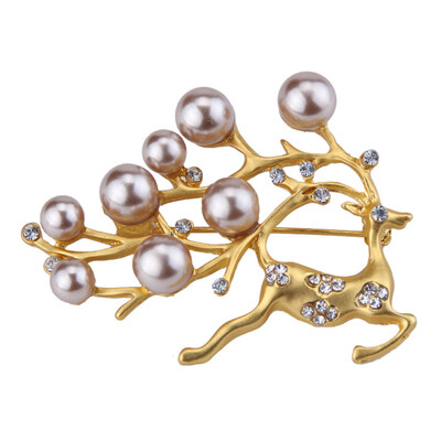 

Fashion Exquisite Brooches New Arrivals Cute Running Deer Brooches Pins For Women