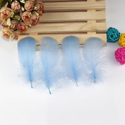 

100pcslot Natural Beautiful Goose Feather Decoration floating color wedding decorations