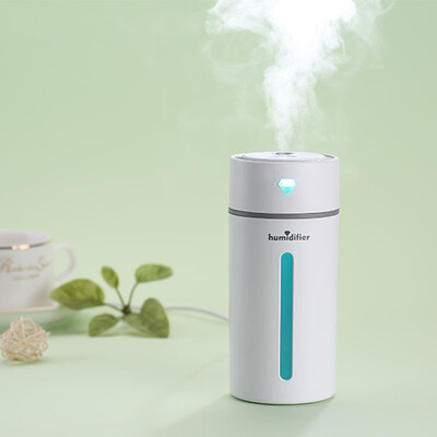 

New USB mini diamond cup humidifier creative home air purification hydrating spray car humidifier black