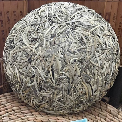 

White Tea Cake Fuding White Tea Baihao Silver Needle Tea Cake Delicious Natural Health-keeping Tea Cake Baihao Silver Needle 300g