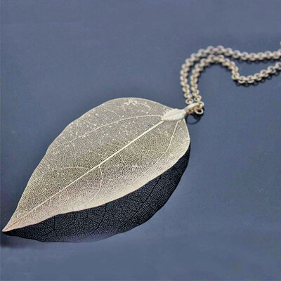 

YISHIZHIAI New True Leaf Silver&Silver Necklace Leaf Pendant Sweater Chain 4269