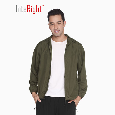

INTERIGHT outdoor skin clothing men&women models light waterproof breathable windbreaker army green male
