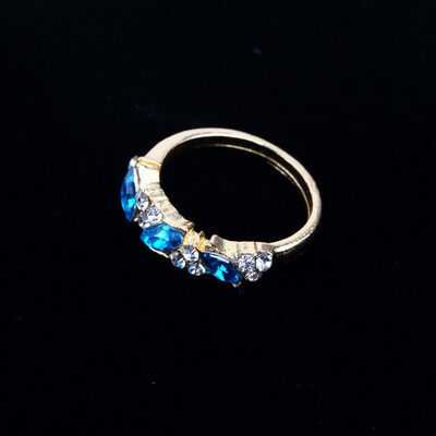 

Винтаж Ослепительно Голубой Кристалл Имитация Изумруд Горный Хрусталь Элегантное Кольцо Перста
