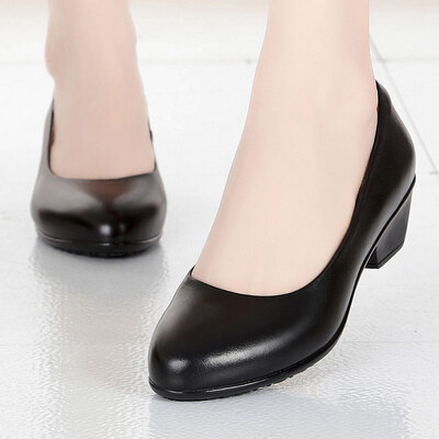 

The new shoes of black shoes&2018 pairs of new professional shoes