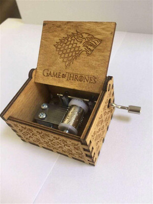 

Резная деревянная фигурка с ручным кривошипным движением, Гарри Поттер, Игра престолов и звездных войн Тронс Деревянная деревянная музыкальная шкатулка