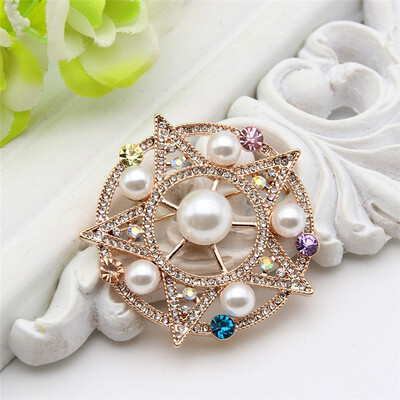 

Lucky Pentacle Athena Brooch Ювелирные изделия для женщин Золотой цветной штырь Имитированный перламутровый кристалл Броши Броши Ц
