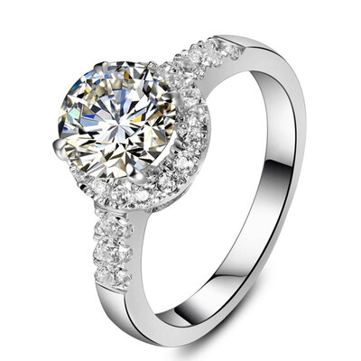 

Стерлинговое серебро 8.0mm 2CT Отличное круглое NSCD Имитированное кольцо с бриллиантовым кольцом с платиновым покрытием Halo Style Women Ring S925