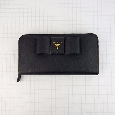 

Prada Womens Cross Pattern Bow Zip Wallet