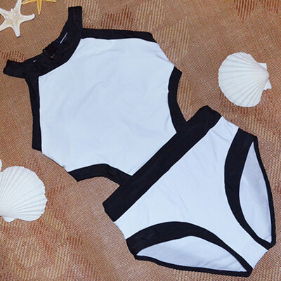 

Woman' Black And White Spell Color Stitching Piece Swimsuit Bikini