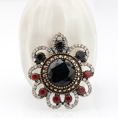 

Vintage Big Round Natural Stones Women Brooch Pins Antique Gold Color Resin Crystal Dress Corsage Russia Ethnic Jewelry 2018 New