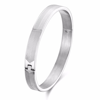 

Arrow Feather Pattern Round Stainless Steel Bangle
