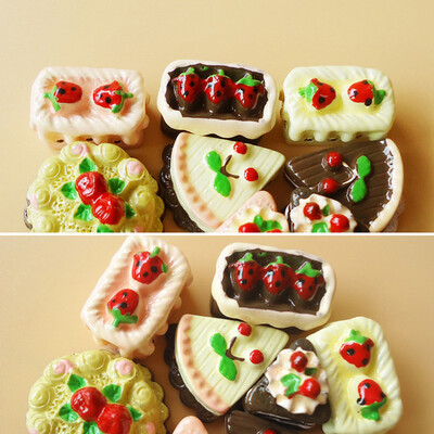 

MyMei 8Pcs Dollhouse Miniature Cakes Assorted Chocolate Strawberry Cherry Cakes