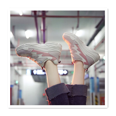 

Autumn new old shoes Korean version of Harajuku wild sports shoes female students super fire plus velvet students sports shoes tid