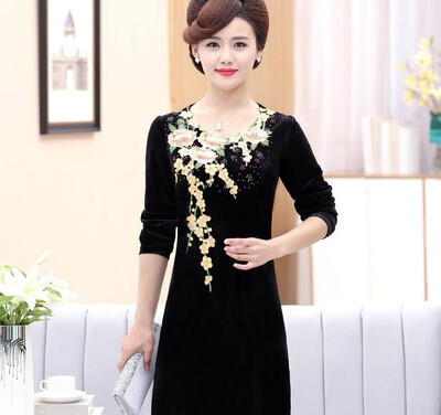 

Middle-aged womens spring&autumn new embroidered long-sleeved dress mother dress in the long section of gold velvet bottoming