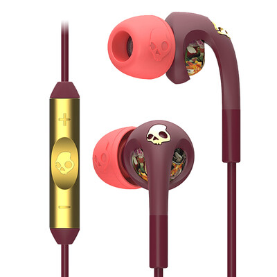 

Skullcandy Shantou BOMBSHELL в наушниках