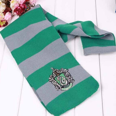 

Harry Potter Gryffindor Slytherin Raven Klauhechachach College Badge Scarf