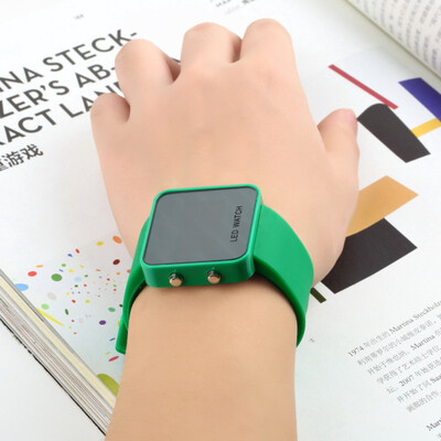 

Многоцветный Мужчины женщины СИД зеркала силиконовой лентой цифровой спортивные часы запястье