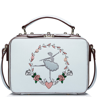 

When Europe is satisfied JUST STAR new female bag lady bag handbag shoulder bag handbag Japan and South Korea lovely embroidery small square package JS013L black