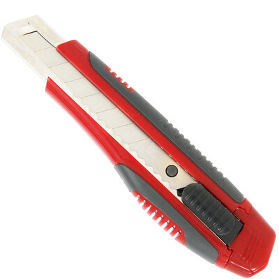 

Elite (deli) 2047 large soft rubber hand with metal sheathed knives color random