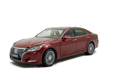 

118 scale Toyota Crown 2015 diecast model car red