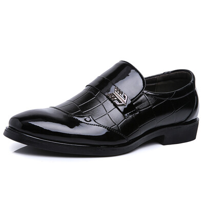 

Men's business dress leather shoes coat of paint metal decoration
