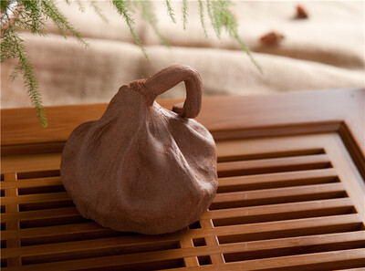 

Lotus Seed Pod Handmade Zisha Duanni Desk Ornament