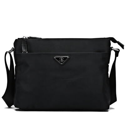 

St. Paul's men's bag shoulder bag new men's casual shoulder Messenger bag large capacity vertical section male bag black