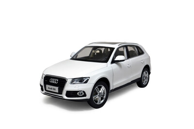 

1:18 scale Audi Q5 2014 diecast model car white