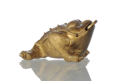 

Color Change Lucky Golden Toad Zisha Desk Ornament