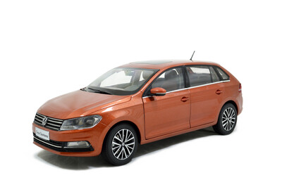 

118 scale VW Volkswagen Gran Santana 2015 diecast model car orange