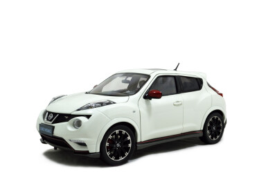 

масштаб 1:18 Nissan Juke Nismo RS 2014 Diecast модель автомобиля белый