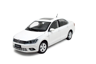 

118 scale VW Volkswagen New Jetta 2013 diecast model car white