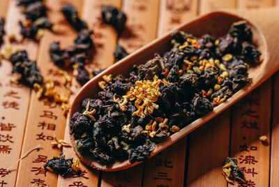 

Supreme Fragrant Sweet Osmanthus Taiwan Oolong Tea Scented with Gui Hua Blossoms