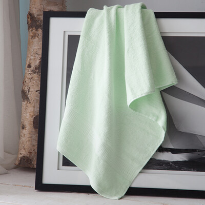 

Jingdong supermarket] Lanshi (LENCIER) bath towel home textiles five-star hotel cotton combed satin file towels to increase the thickening of tender green green 500g 140 * 70cm
