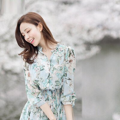 

Милан Инь (MILANYIN) 2017 летний корейский вариант был тонкий платье ретро литературную небольшой свежий рукав талии шифон юбка ML134 вишня снег синий M