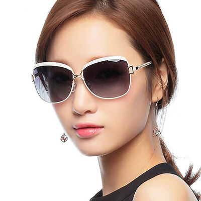 

Jingdong supermarket] three of the TANS sunglasses female polarized sunglasses women tide cool sunglasses 8502 white box gray