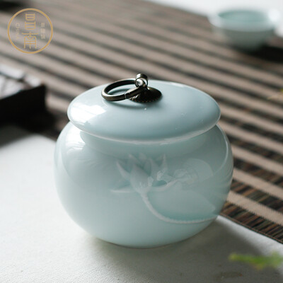 

Changnan tea pots tea tea tea remover tea Jingdezhen storage tank sealed cans small lotus