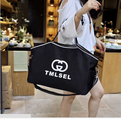 

Ladies fashion fitness bag as gift for women